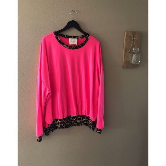 Hot Pink Leopard Print oversized pullover - Picture 3 of 4